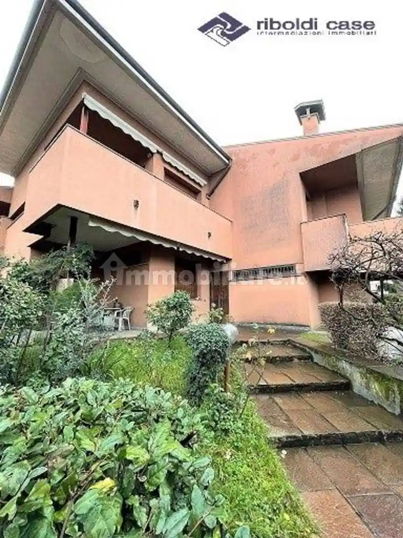 Villa in vendita a Desio