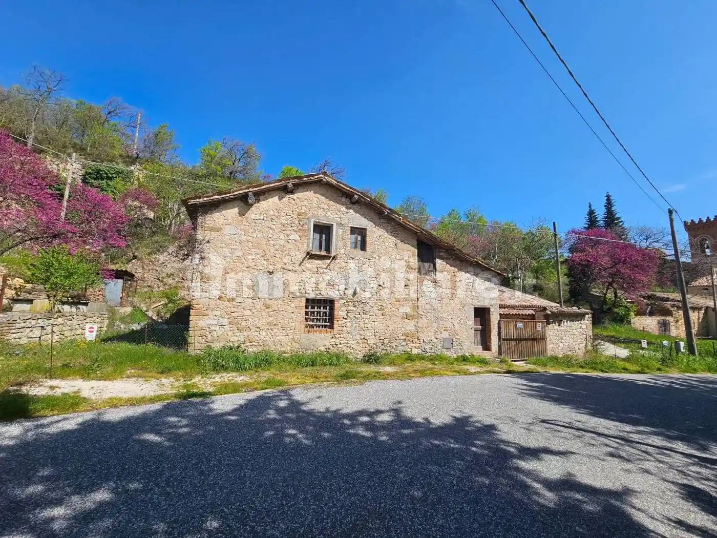 Rustico - Casale in vendita a Serrapetrona