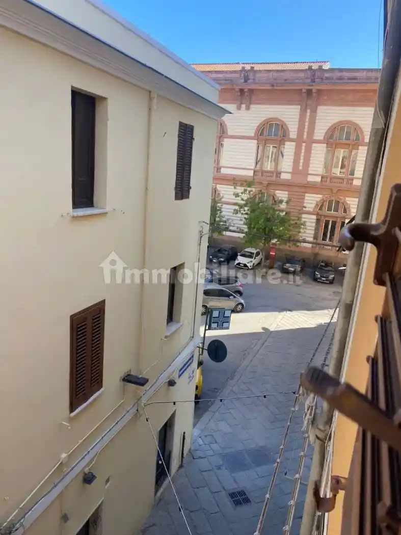 Palazzo - Edificio in vendita a Sassari