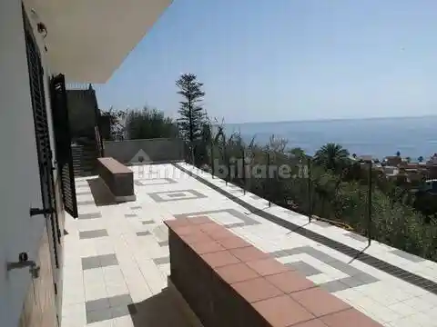 Appartamento in vendita a Sant'Alessio Siculo