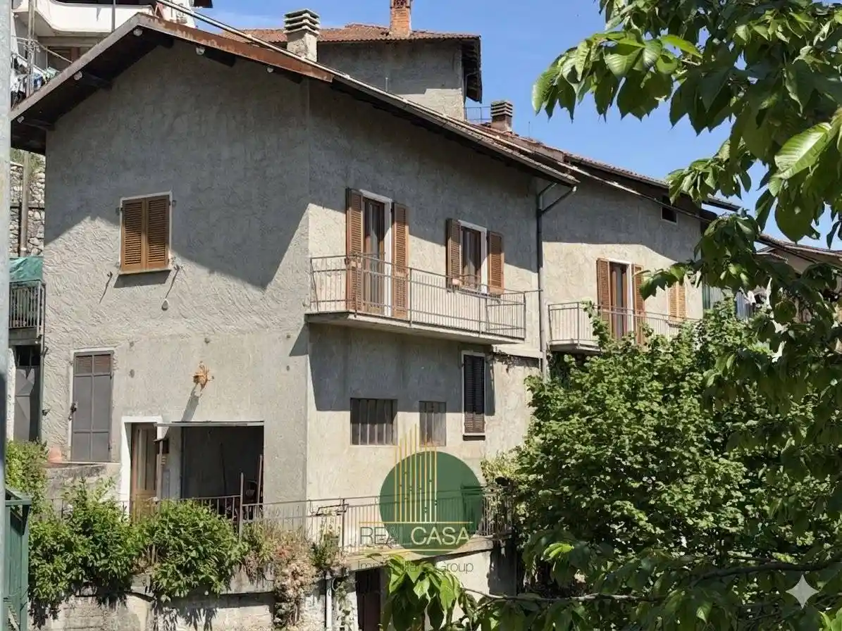 Villa in vendita a Gravedona ed Uniti
