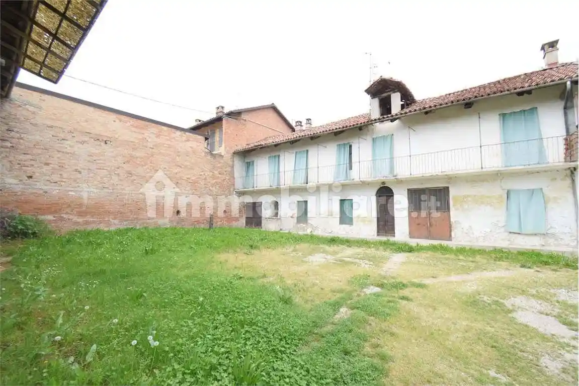 Rustico - Casale in vendita a Corneliano d'Alba