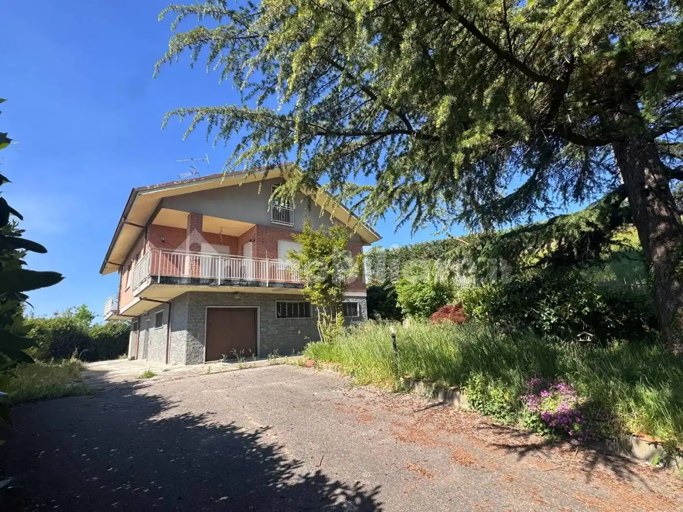 Villa in vendita a Corneliano d'Alba