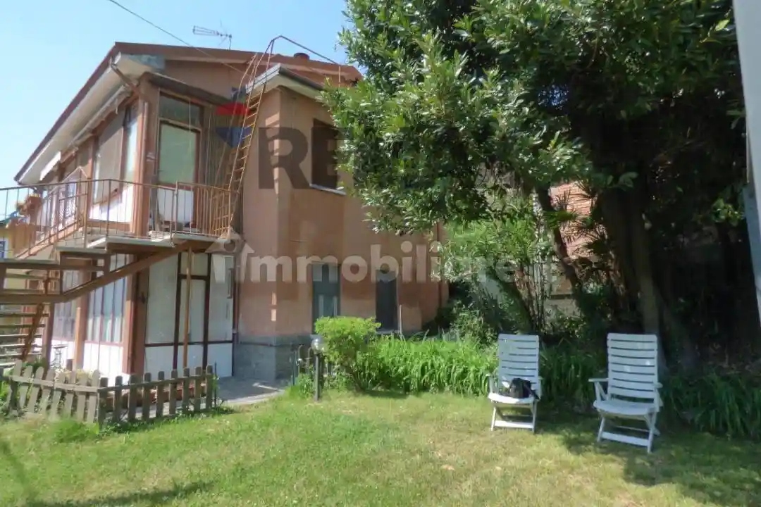 Appartamento in vendita a Laveno-Mombello