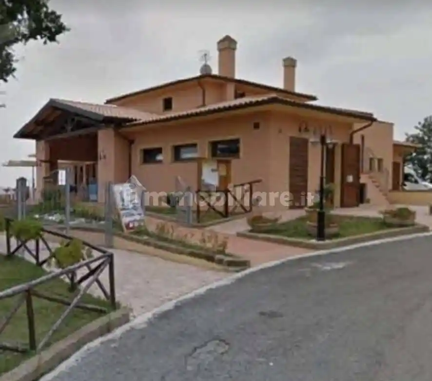 Palazzo - Stabile in vendita a Monteverdi Marittimo