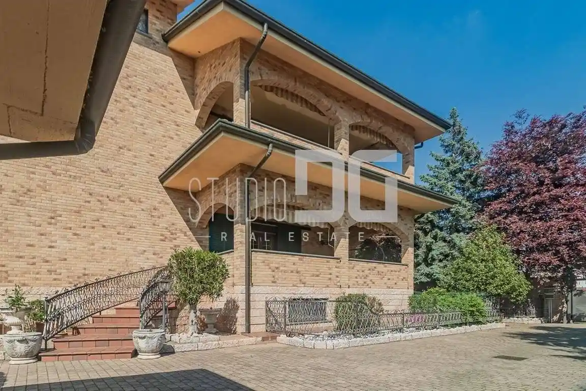 Villa in vendita a Limbiate