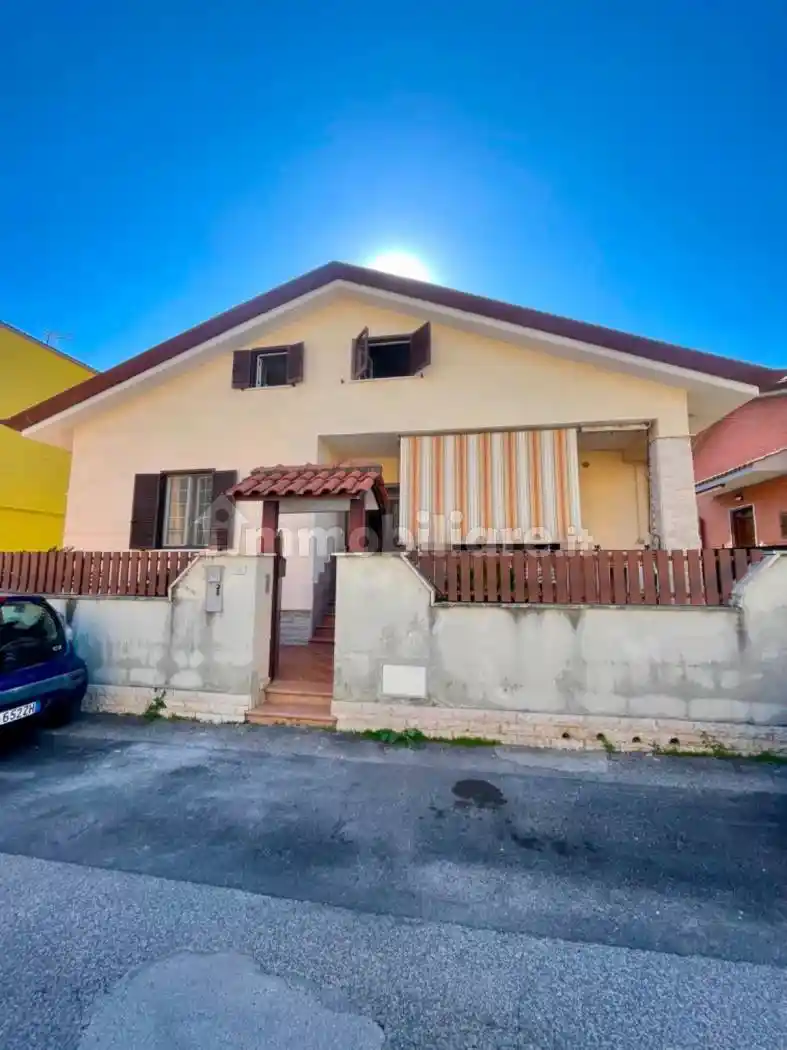 Villa in vendita a Cisterna di Latina