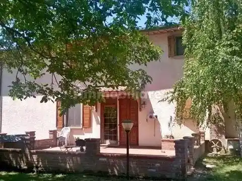 Villa in vendita a Gualdo Tadino