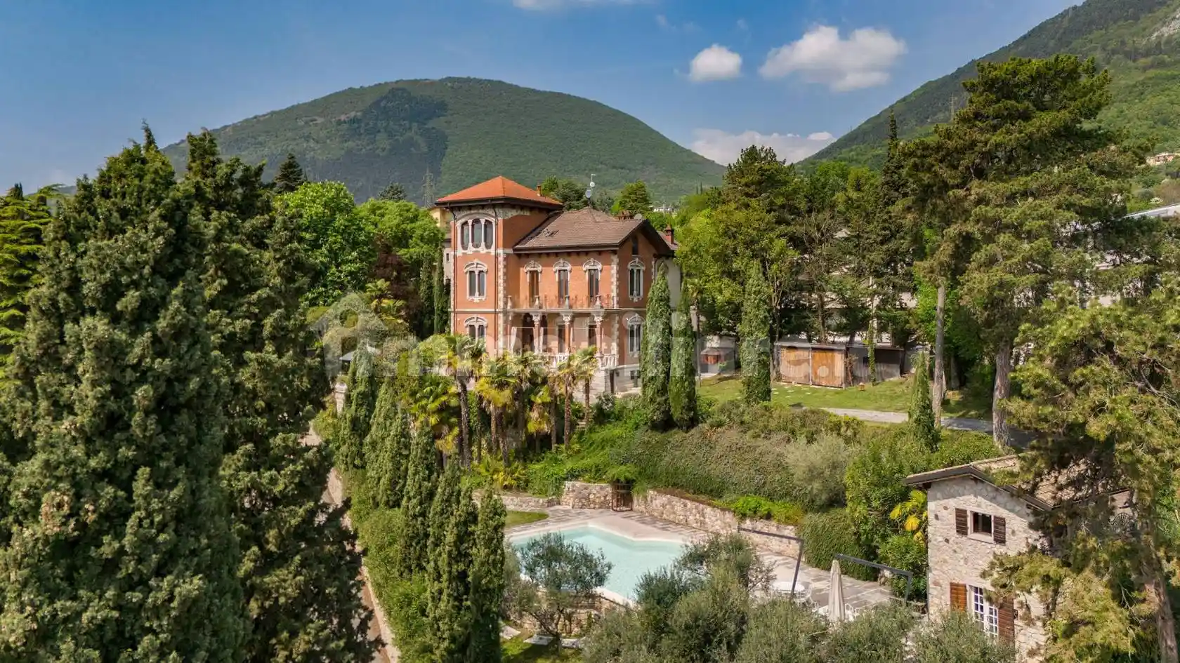 Villa in vendita a Caprino Veronese