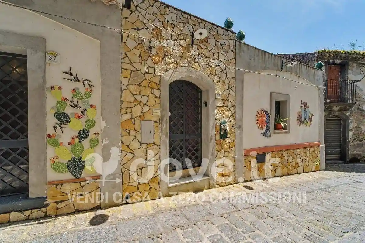 Casa indipendente in vendita a Castiglione di Sicilia