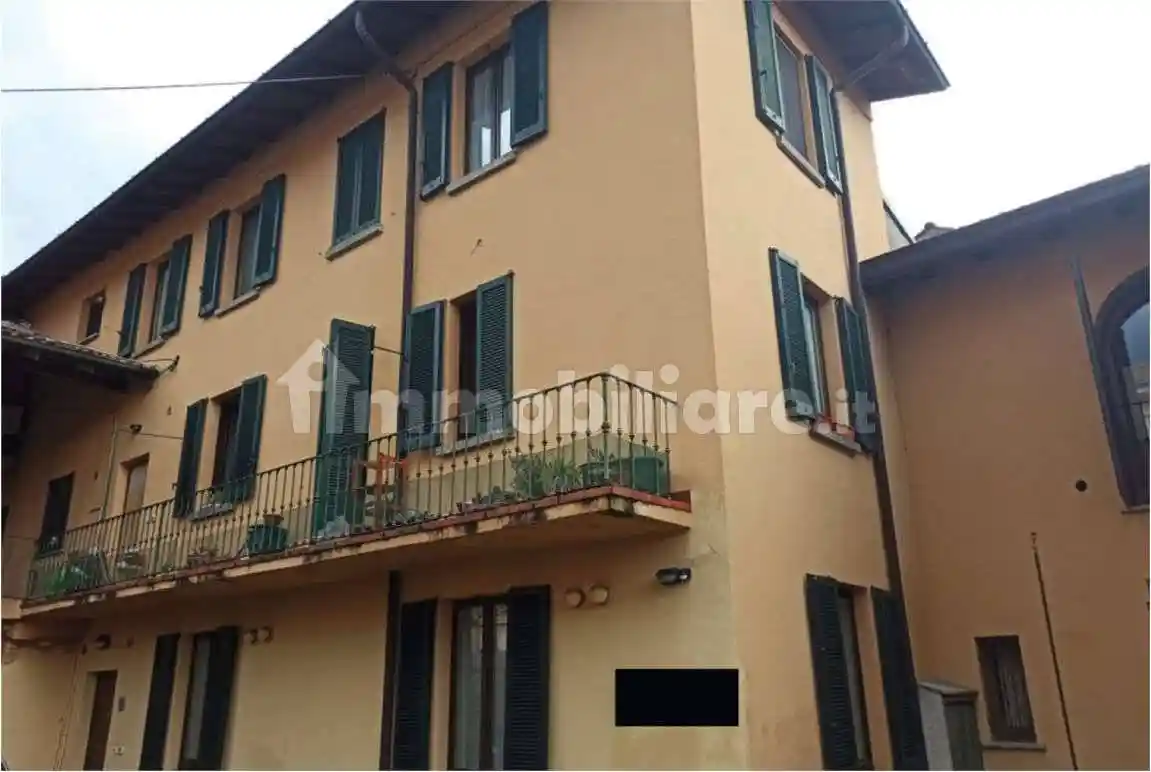 Appartamento in vendita a Longone al Segrino