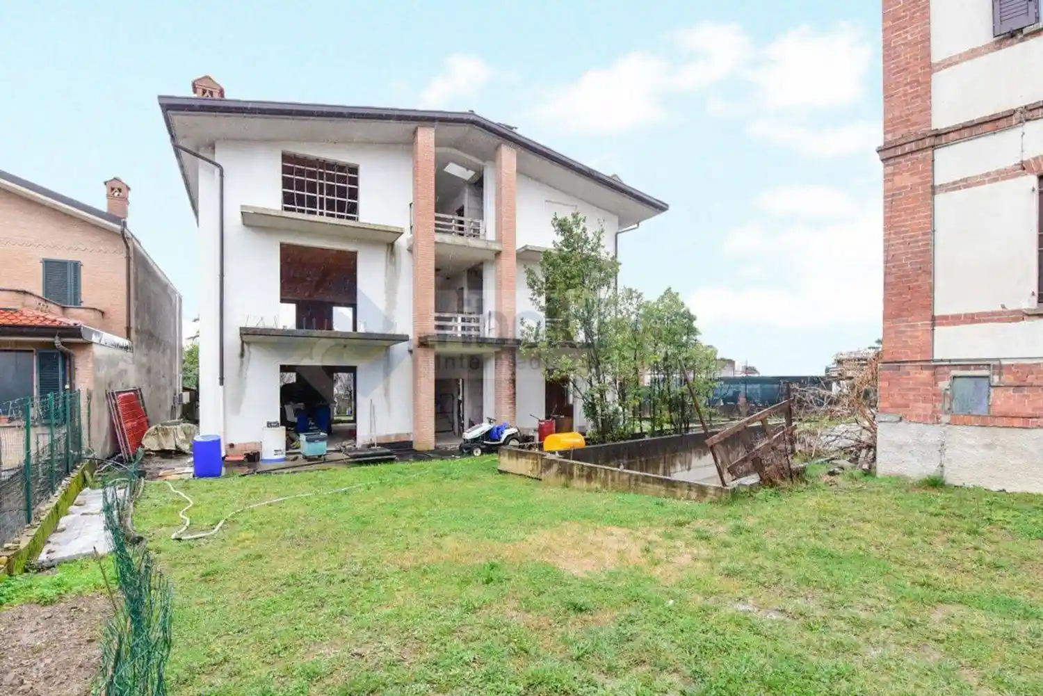 Palazzo - Edificio in vendita a Besana in Brianza