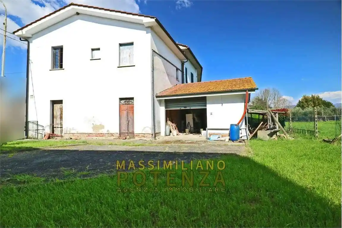 Casa indipendente in vendita a Ponte Buggianese