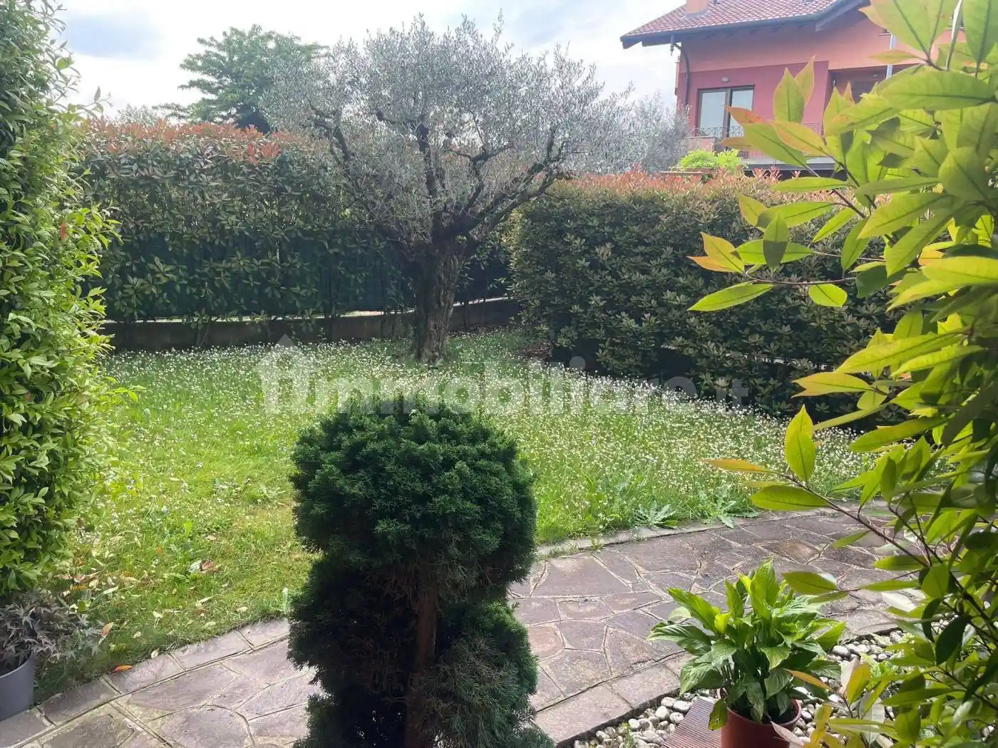 Appartamento in vendita a Brusaporto