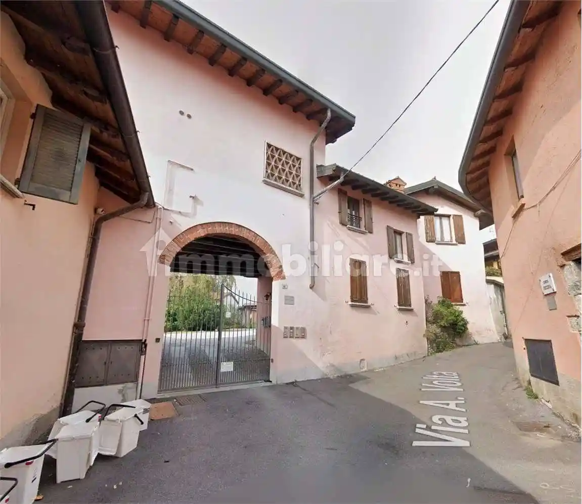 Appartamento in vendita a Lipomo