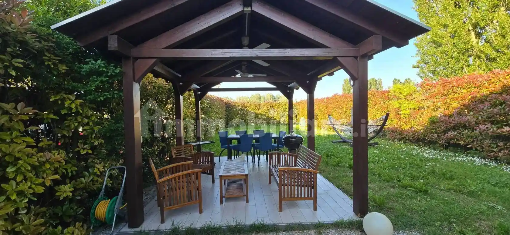 Casa indipendente in vendita a Modena