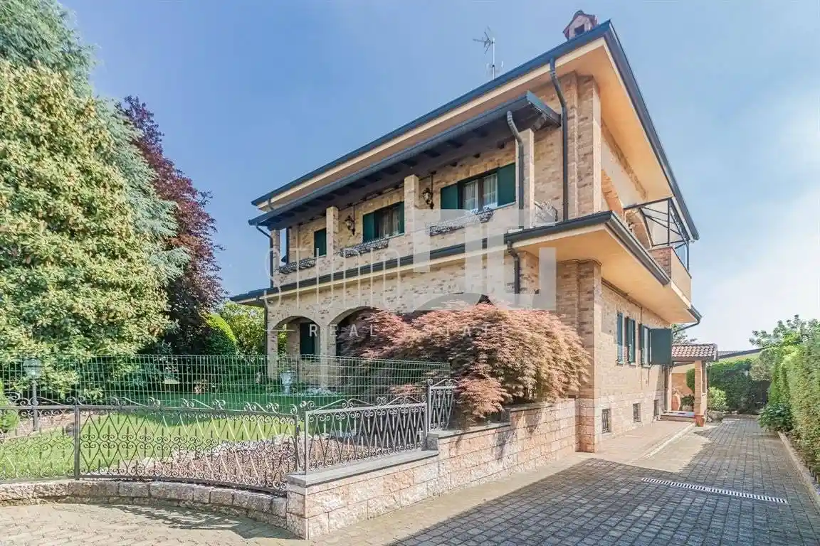 Villa in vendita a Limbiate