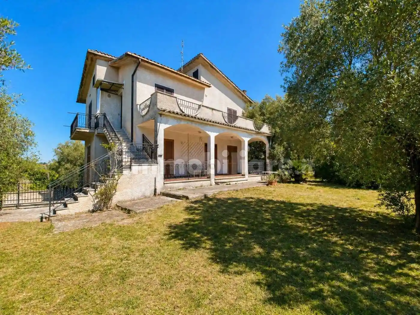 Villa in vendita a Fara in Sabina