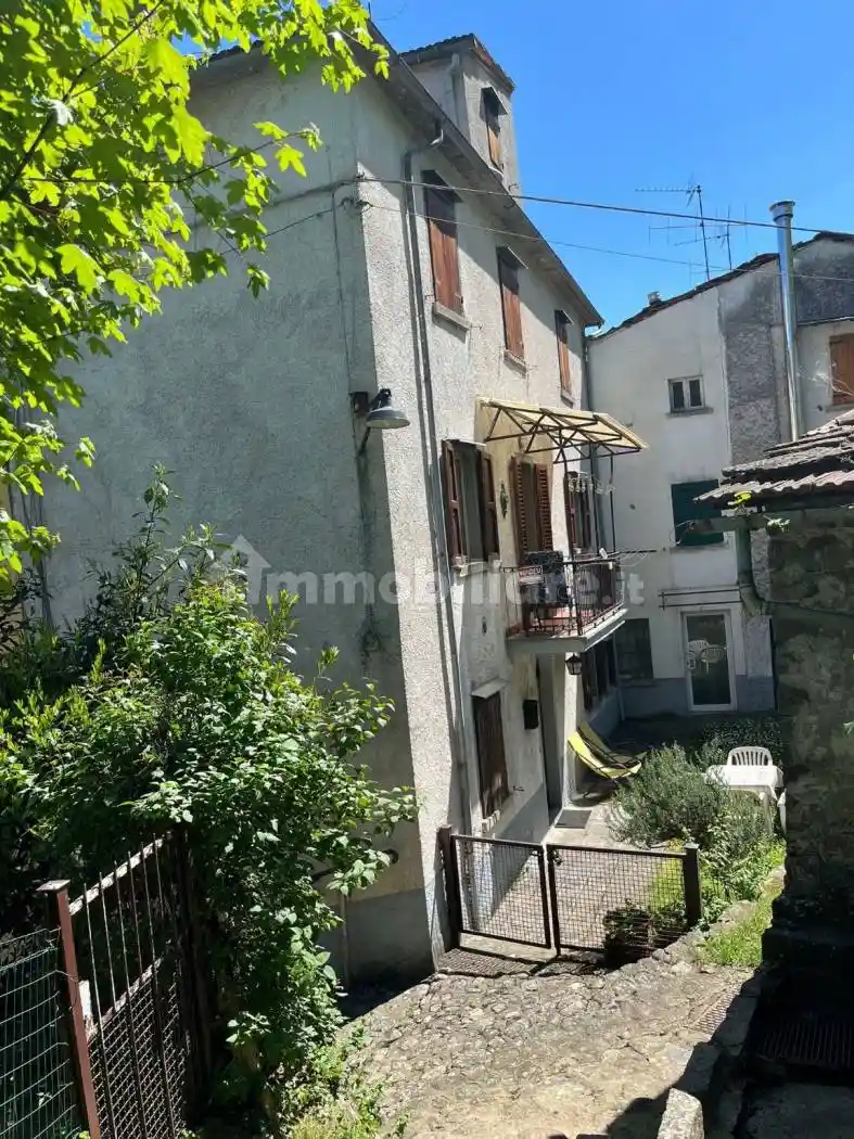 Appartamento in vendita a Alto Reno Terme