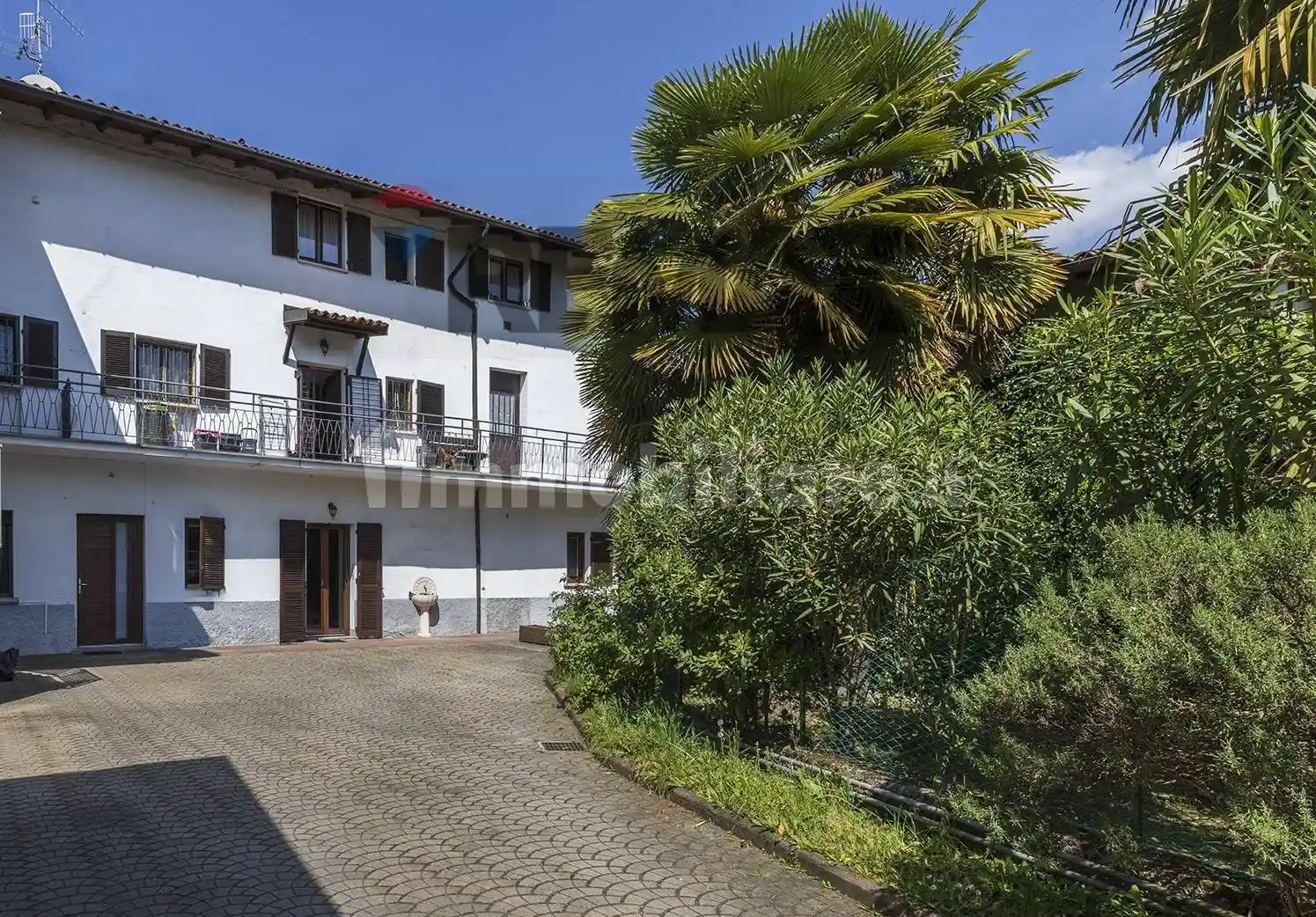 Appartamento in vendita a Buguggiate