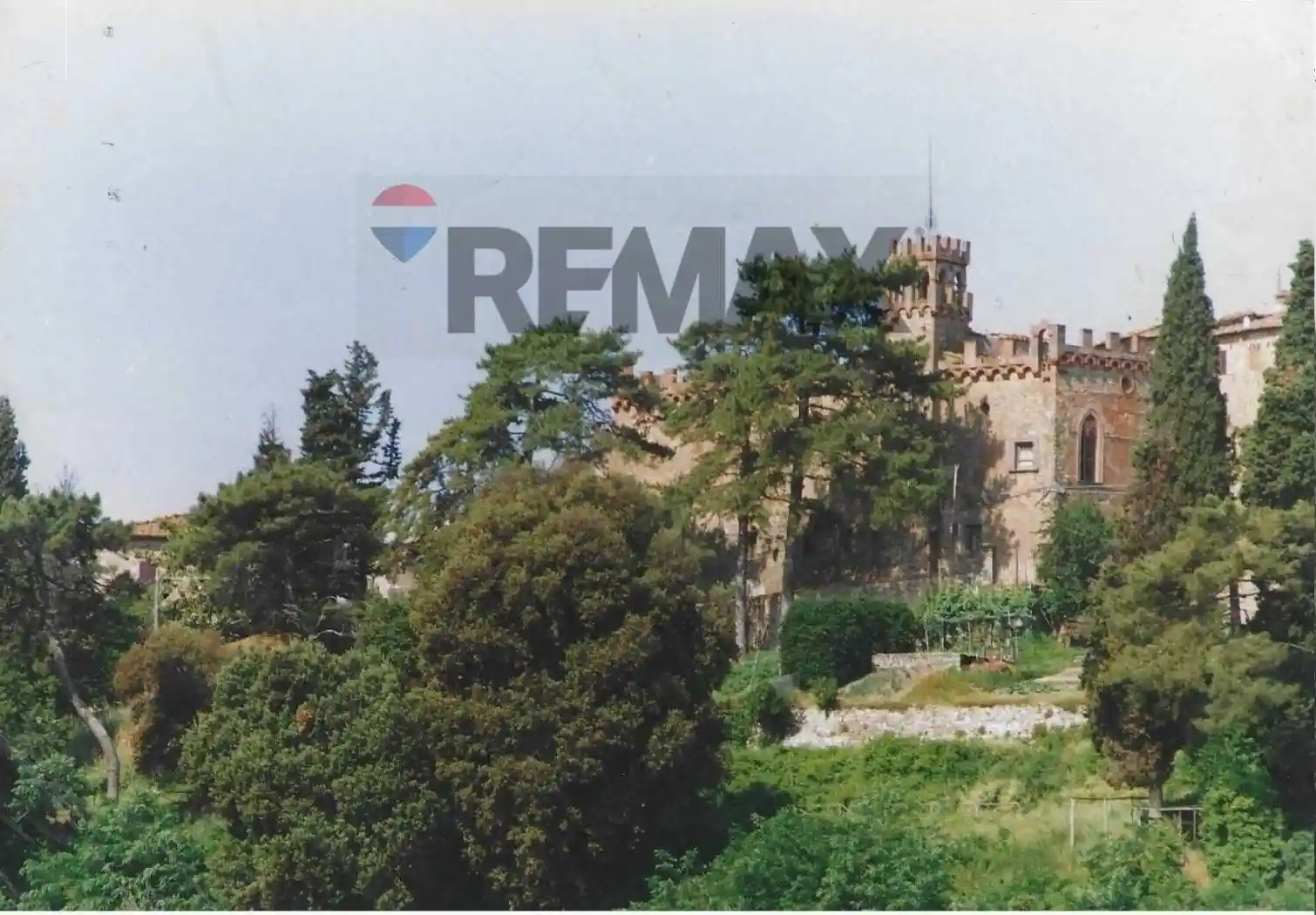 Palazzo - Edificio in vendita a Bucine