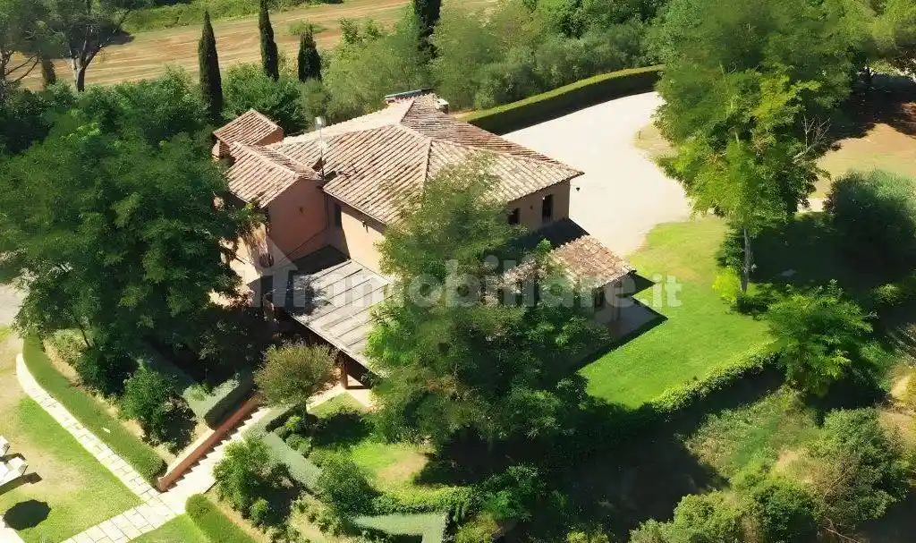 Villa in vendita a Chiusi
