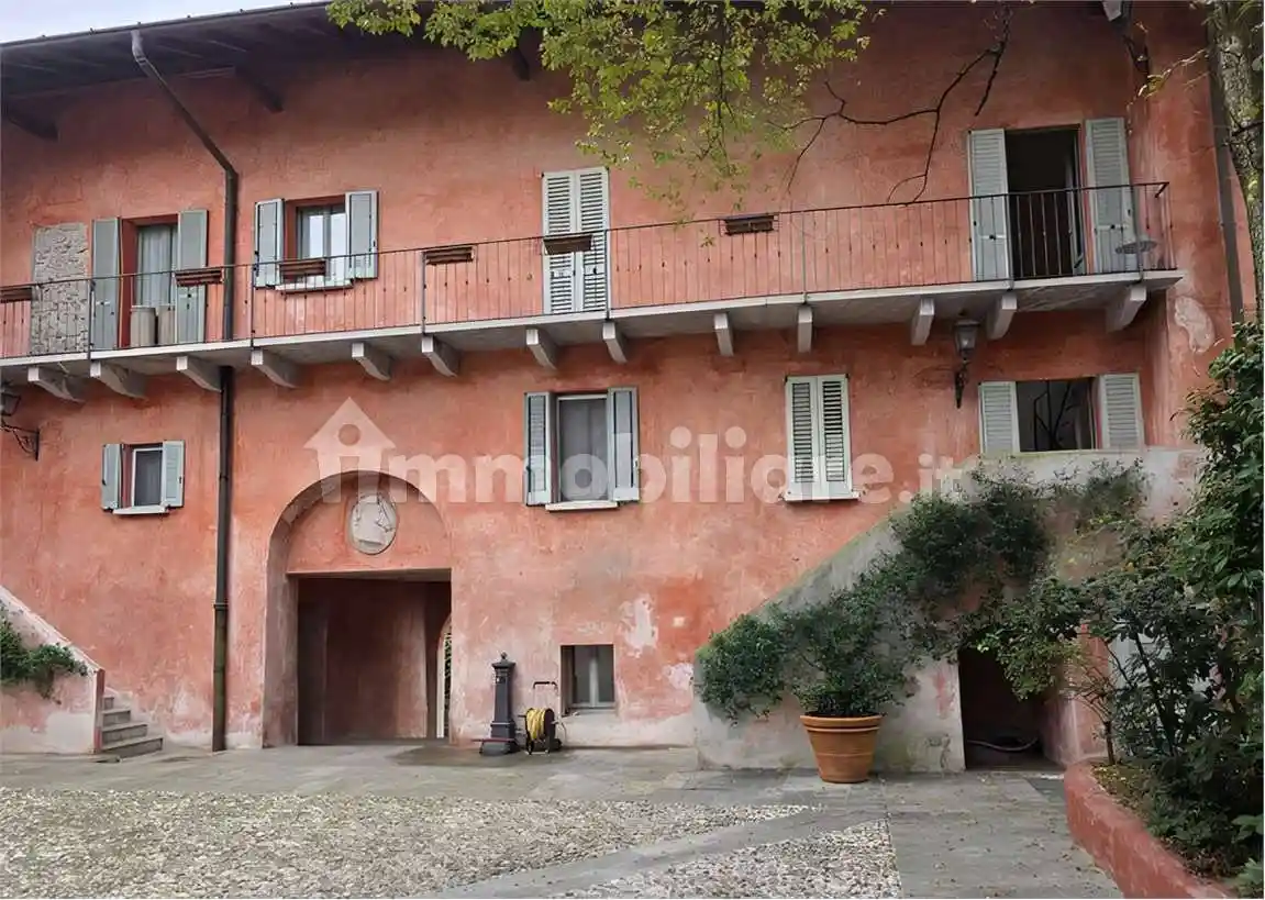 Appartamento in vendita a Sesto Calende