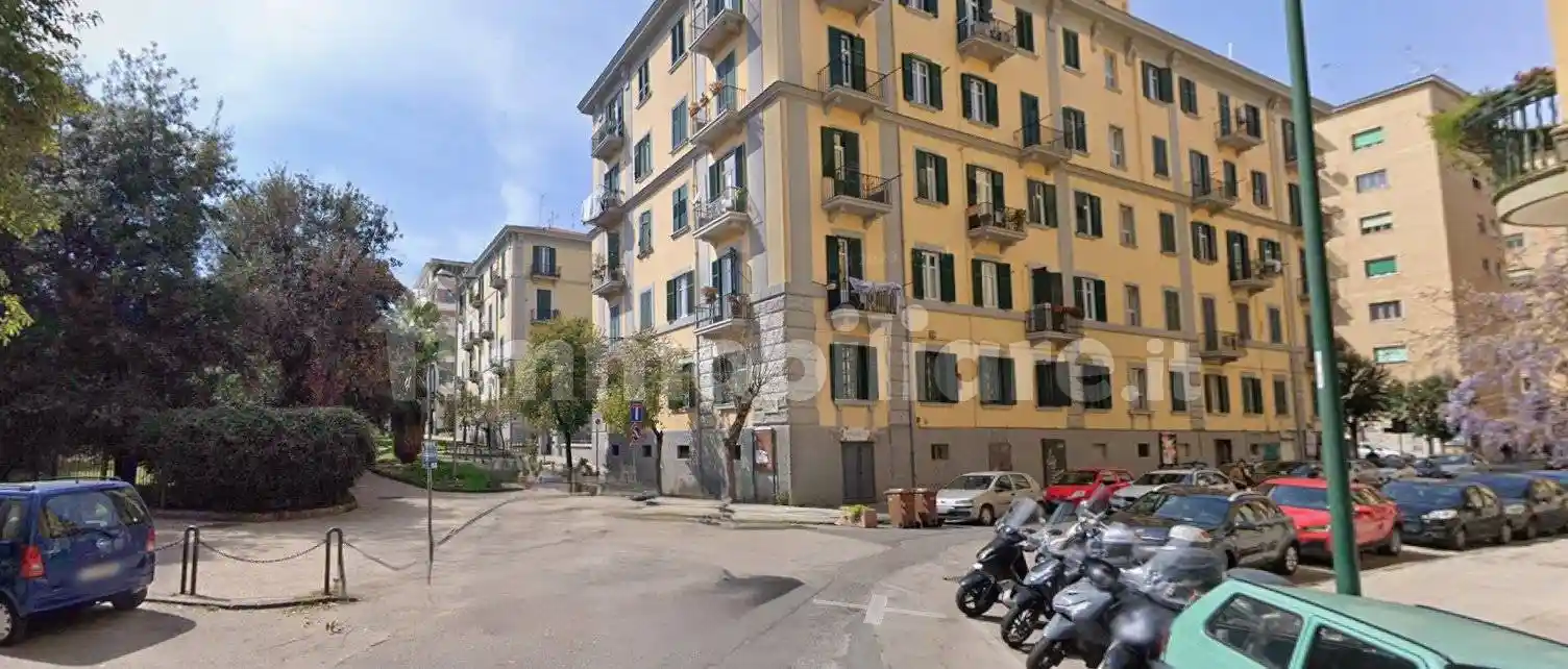 Appartamento in vendita a Napoli