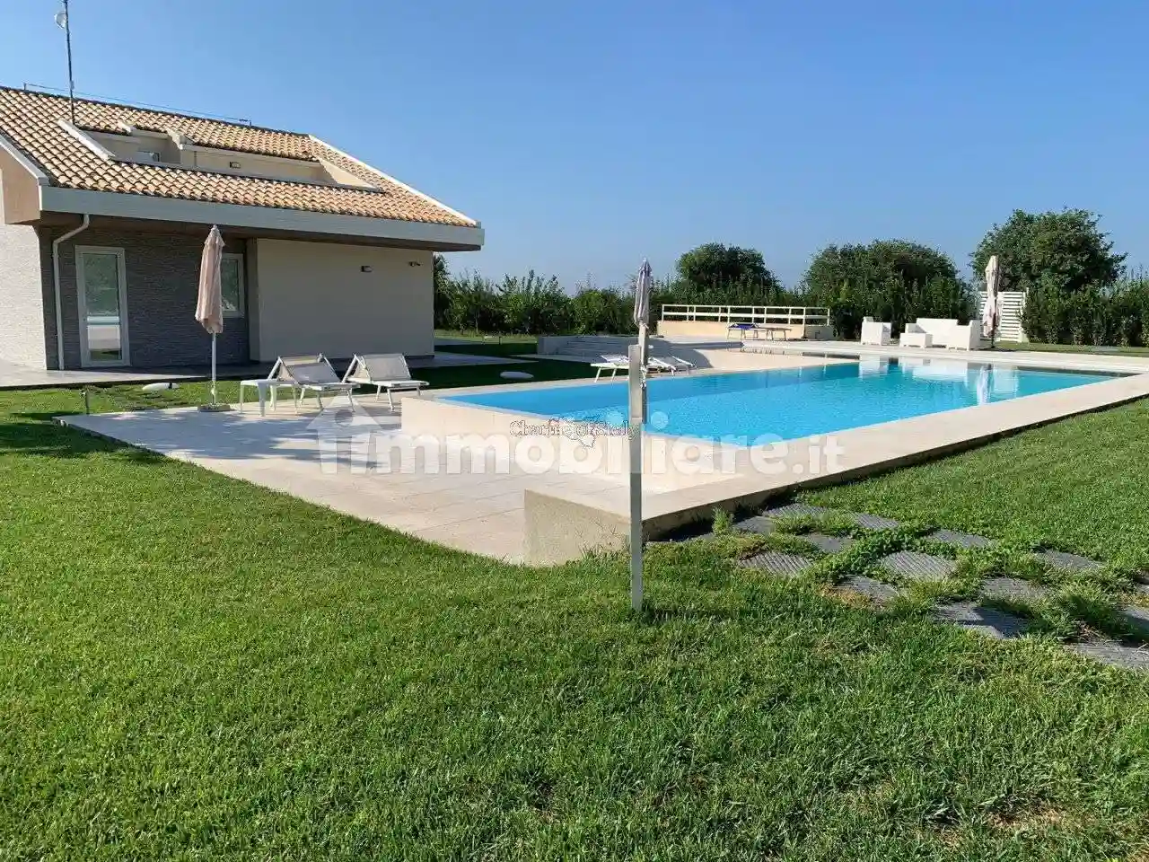 Villa - foto 2