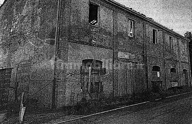 Palazzo - Stabile in vendita a Fontevivo