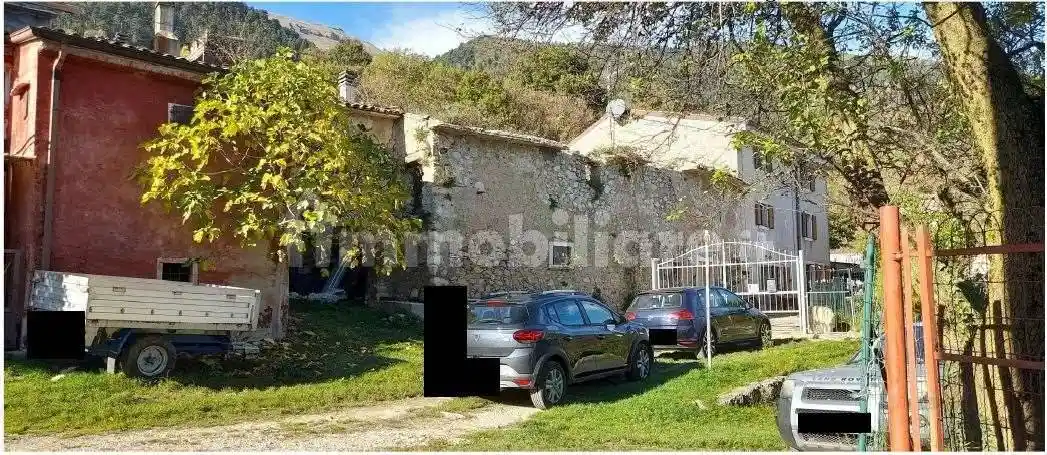 Casa indipendente in vendita a Caprino Veronese