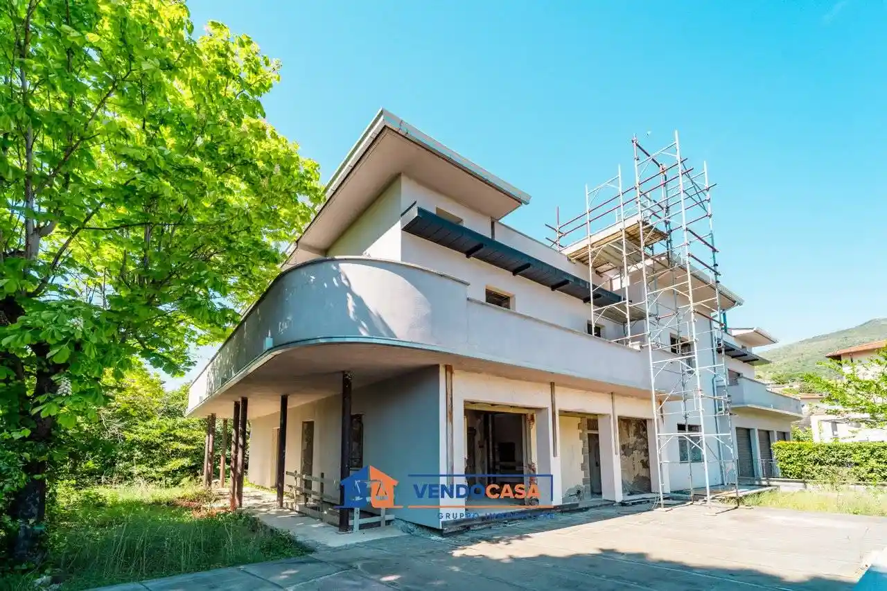 Villa in vendita a Reggello