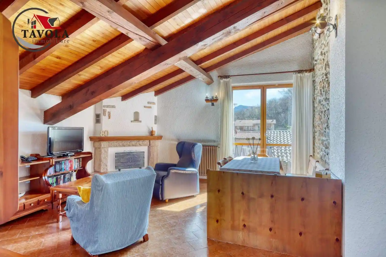 Casa indipendente in vendita a Cuasso al Monte