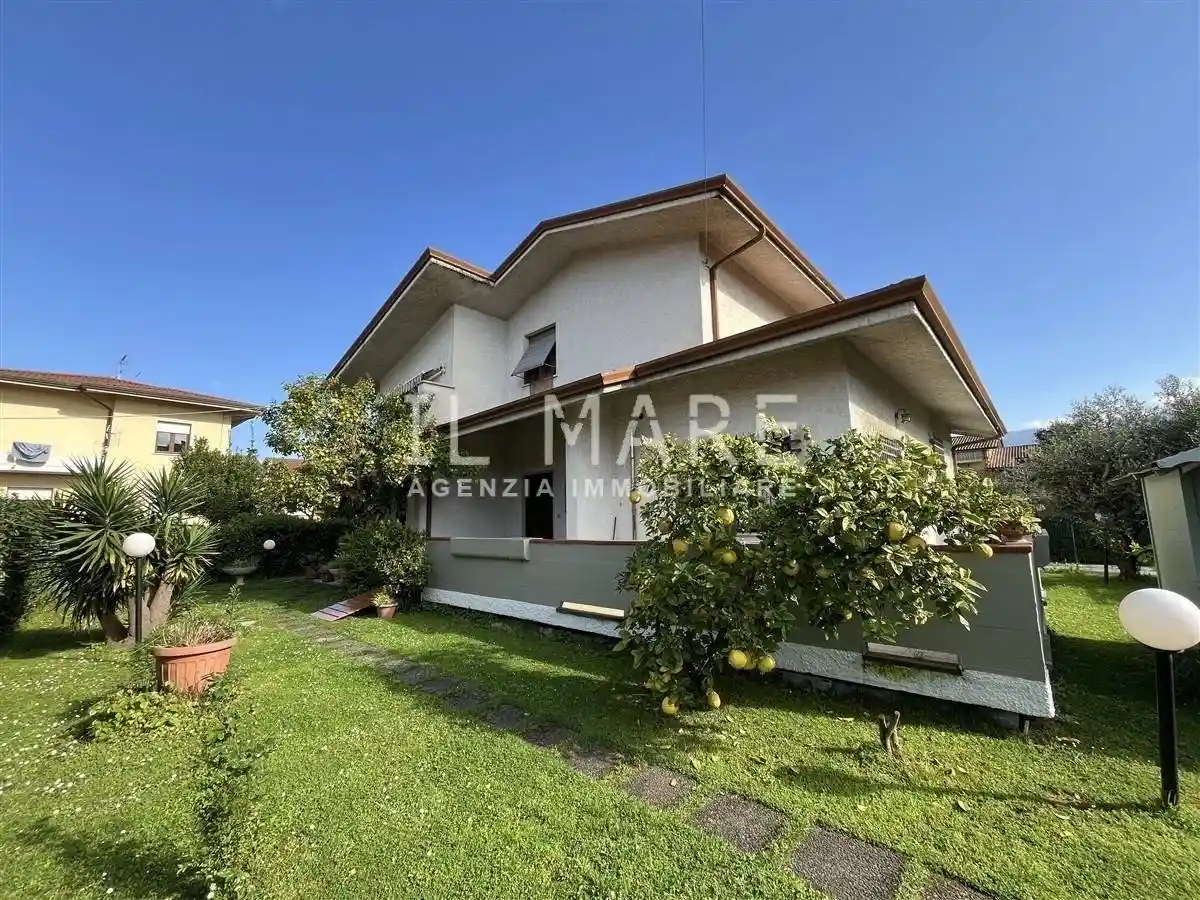Villa in vendita a Massa