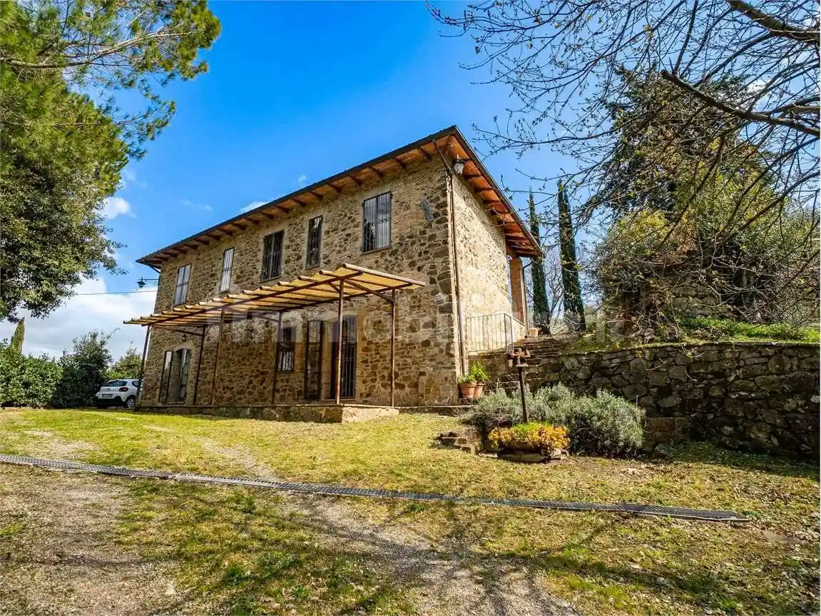 Villa in vendita a Montalcino