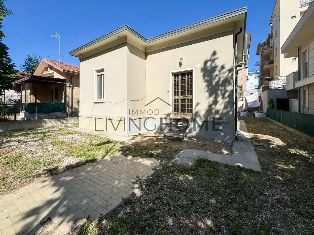 Casa indipendente in vendita a Rimini