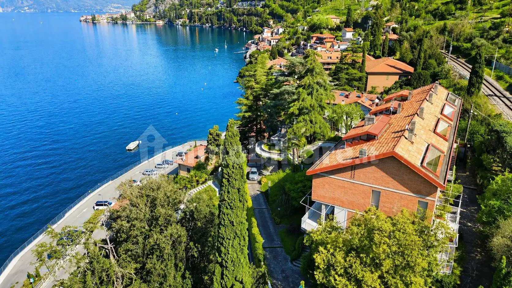 Villa in vendita a Varenna