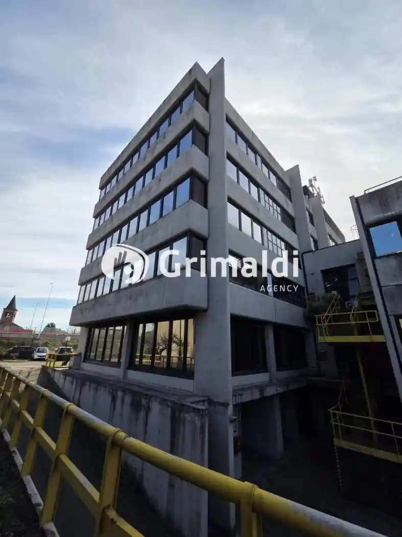 Palazzo - Edificio in affitto a Milano