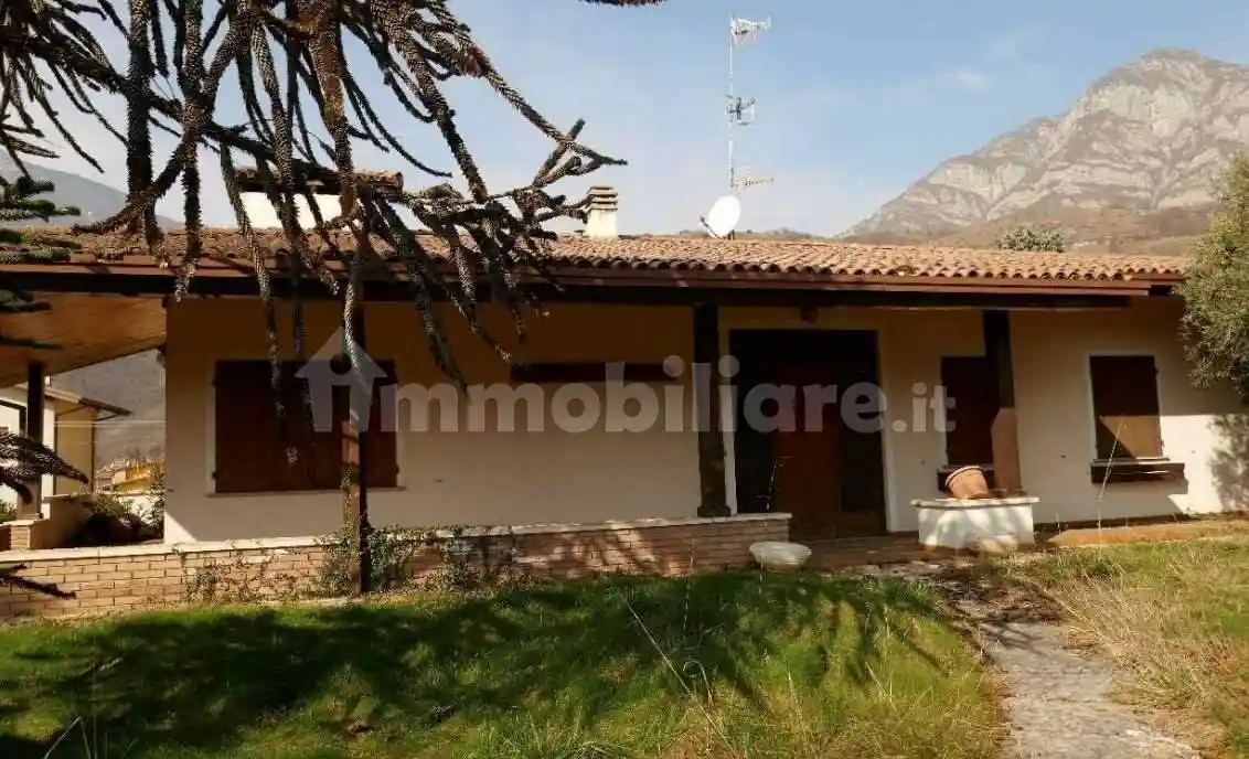 Villa in vendita a Montereale Valcellina