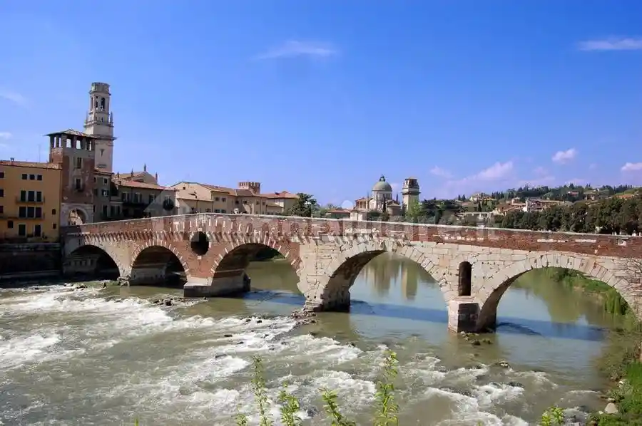 Casa indipendente in vendita a Verona