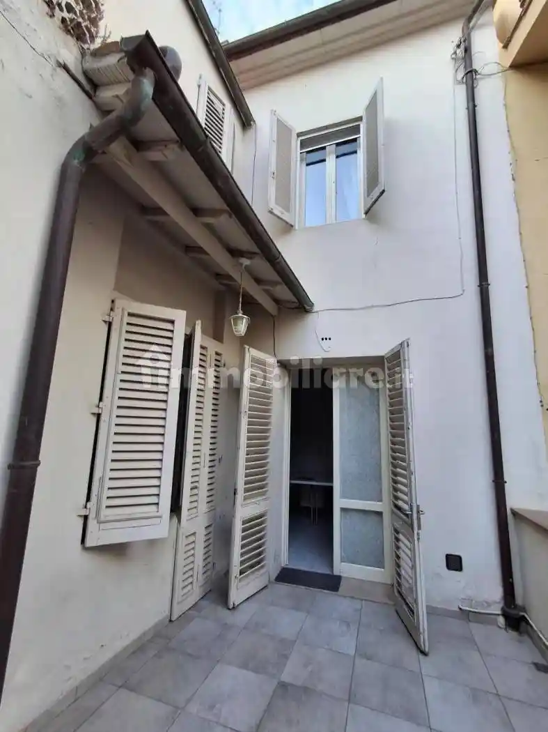 Casa indipendente in vendita a Capraia e Limite