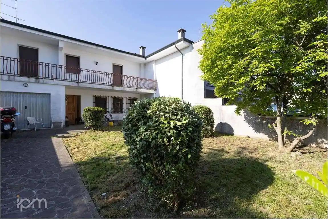 Villa in vendita a Porto Mantovano
