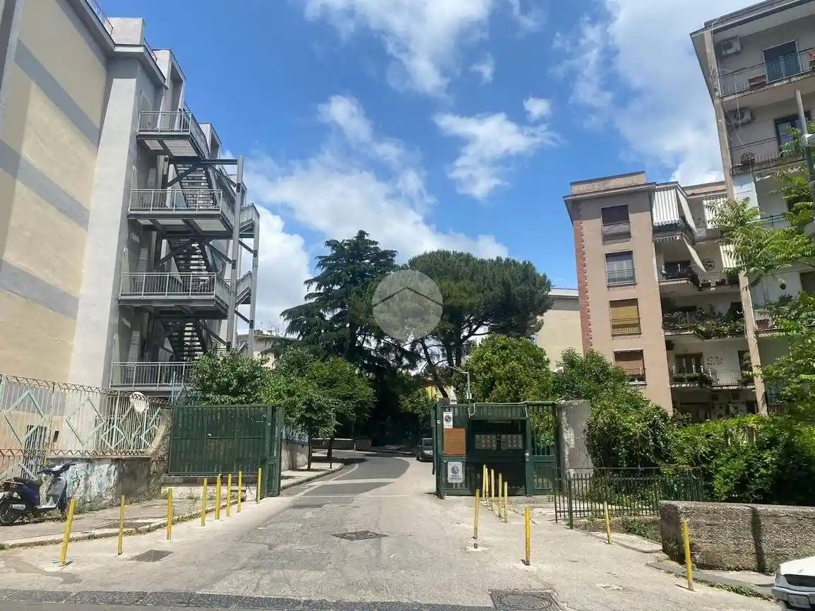 Appartamento in vendita a Napoli