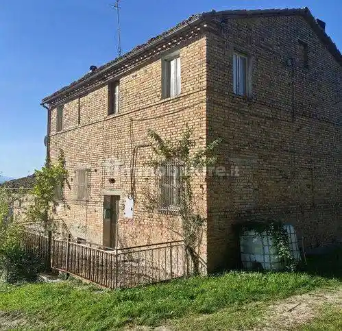 Rustico - Casale in vendita a Cingoli