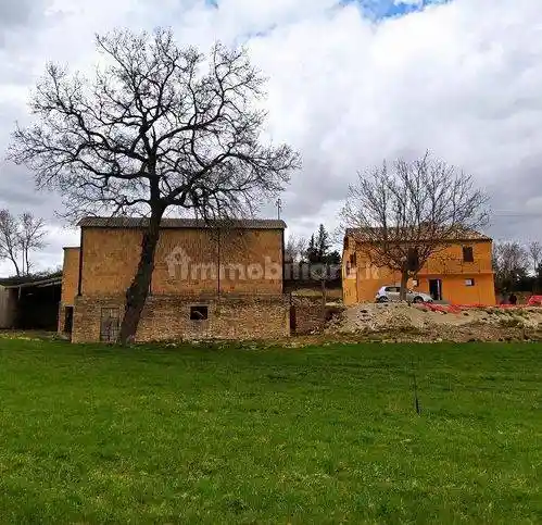 Rustico - Casale in vendita a Cingoli