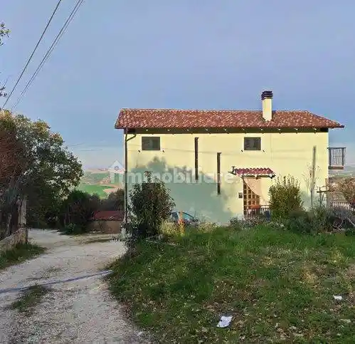 Villa in vendita a Cingoli