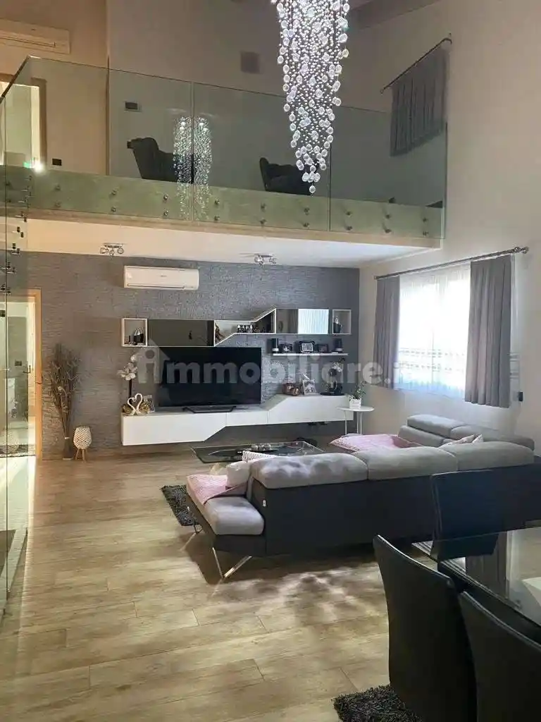 Villa in vendita a Piacenza