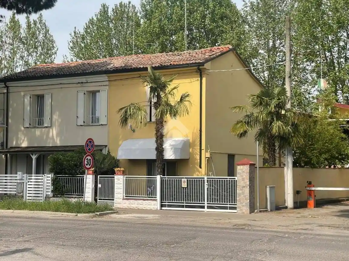 Casa indipendente in vendita a Bagnacavallo