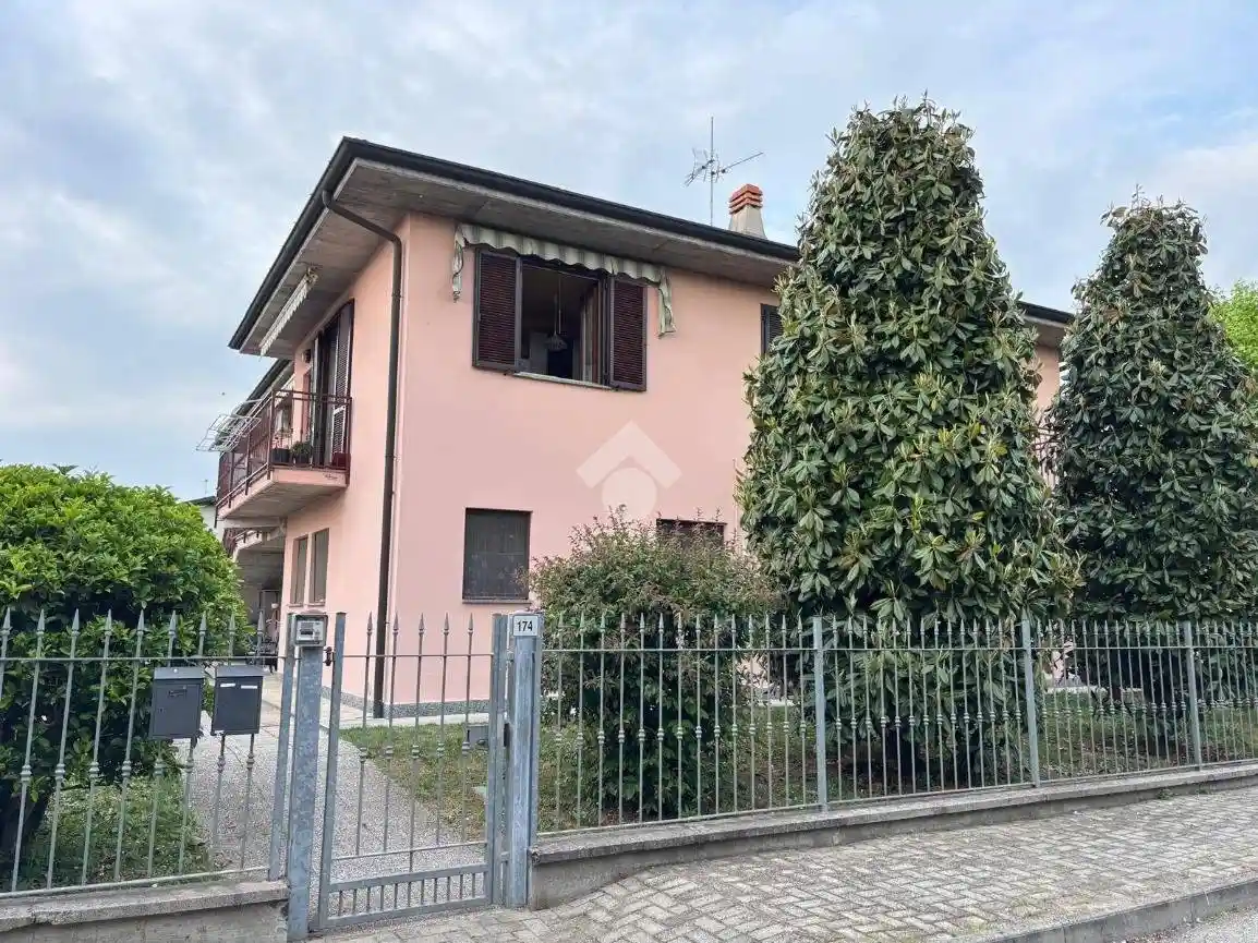Appartamento in vendita a Albuzzano