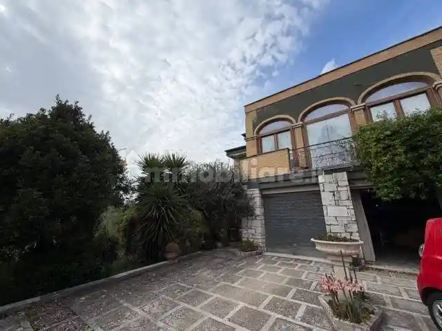 Villa in vendita a Guidonia Montecelio
